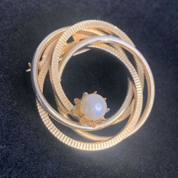 Lovely Vintage Circular Brooch - Picture 4 of 4